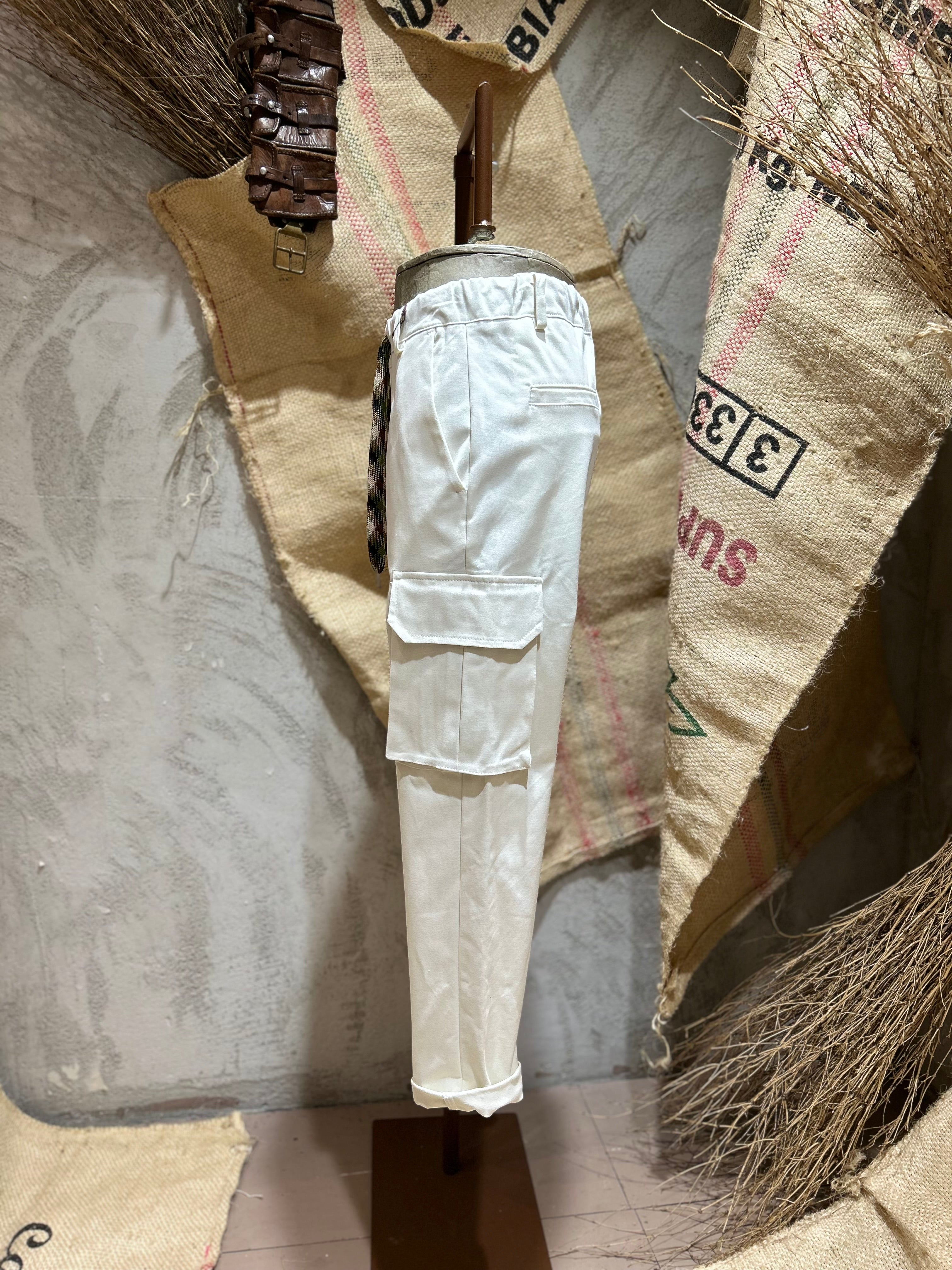 PANTALONI CARGO - FANGO, BIANCO