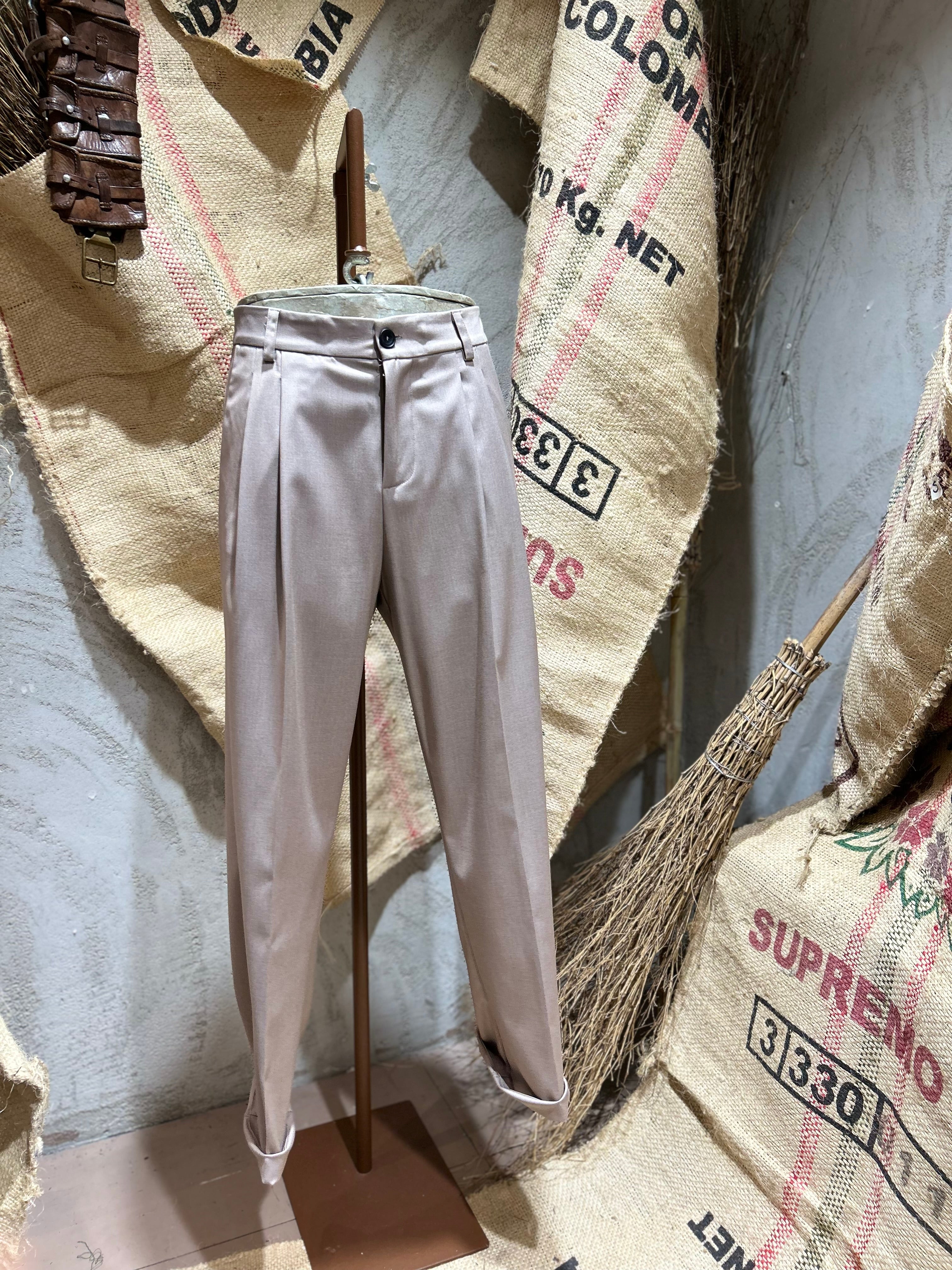 PANTALONI CON PINCES - MASTICE,NERO