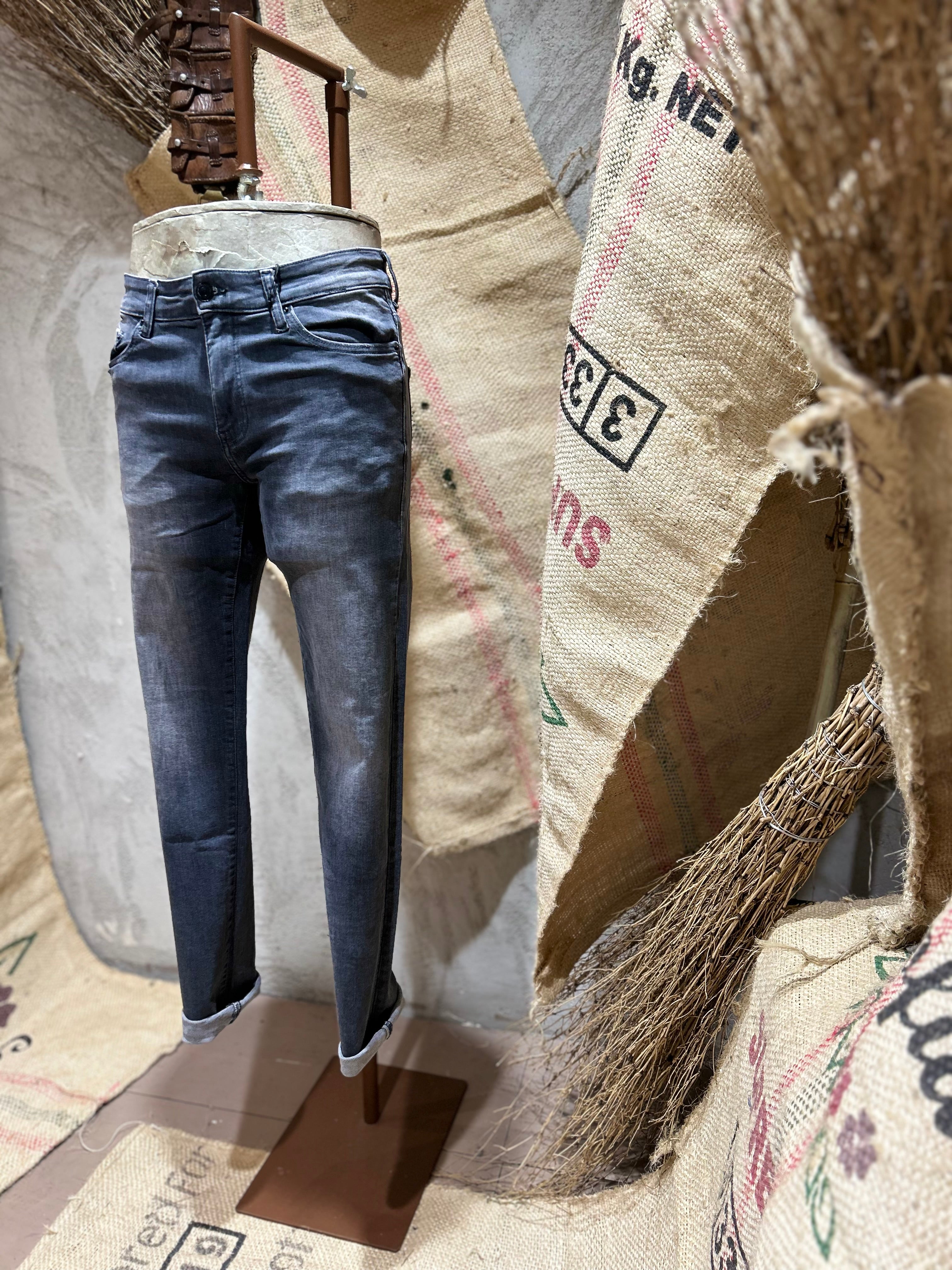 SKINNY DENIM - DARK GREY