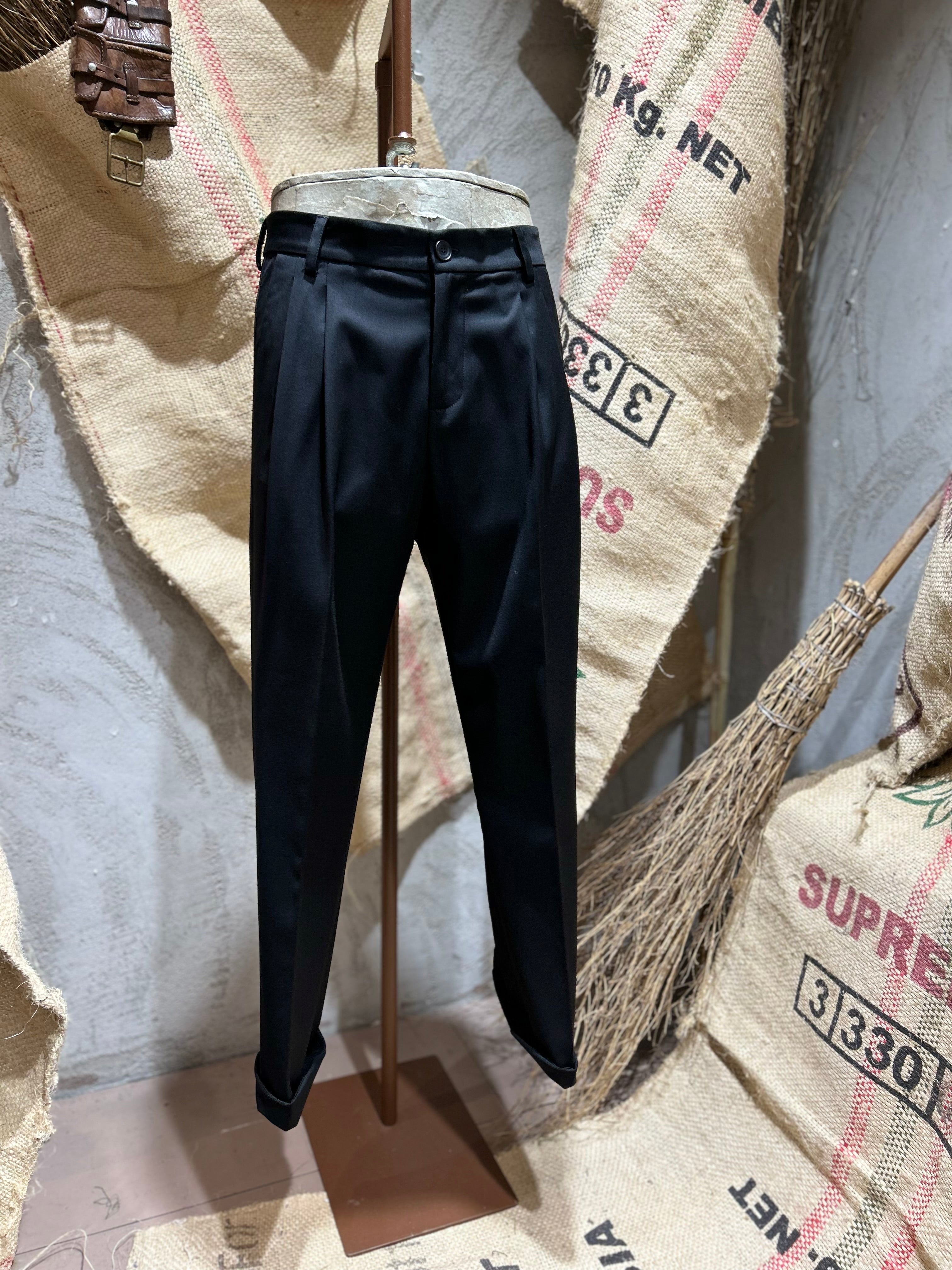 PANTALONI CON PINCES - MASTICE,NERO