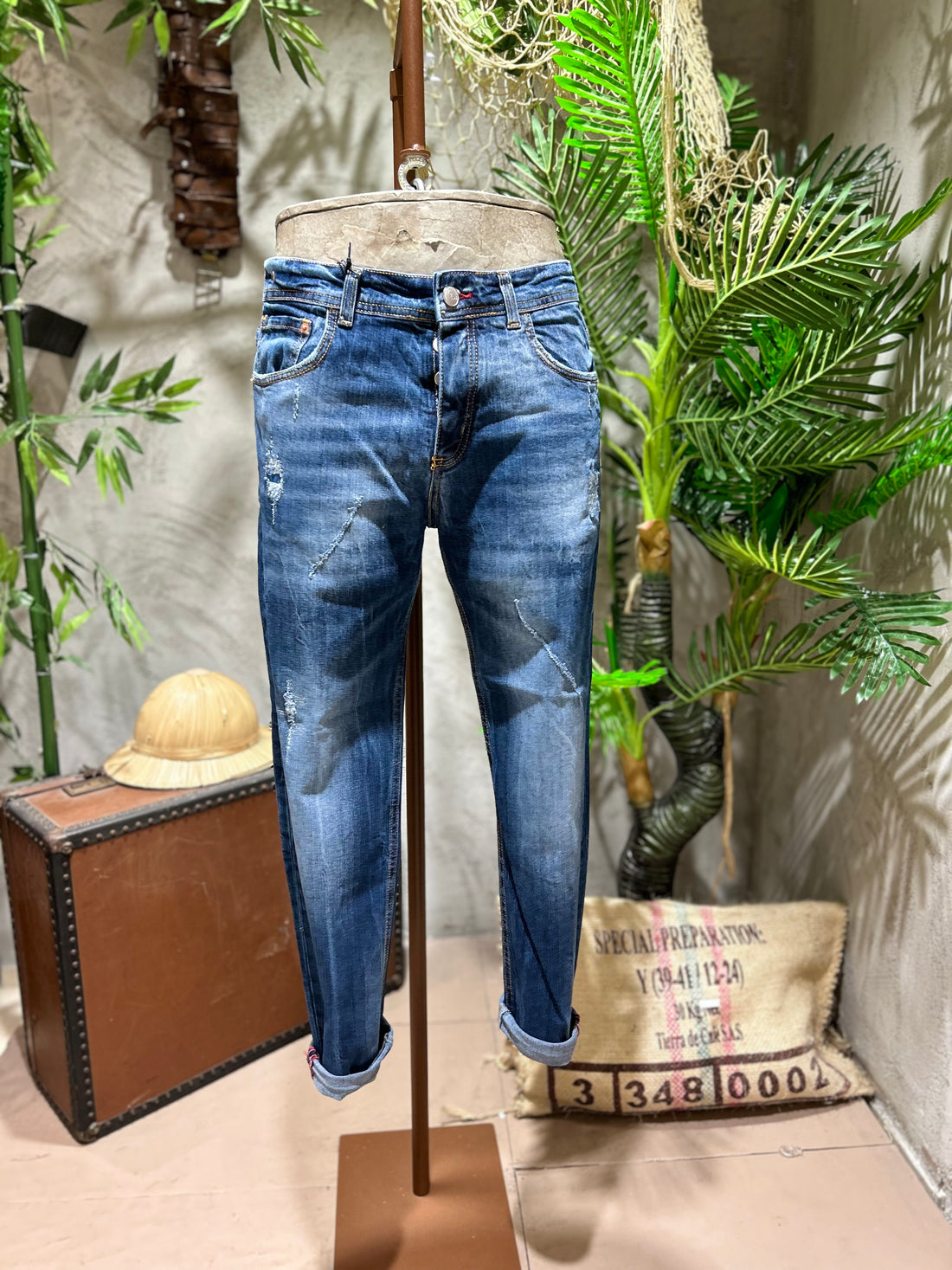 SKINNY DISTRESSED DENIM - BLUE DENIM