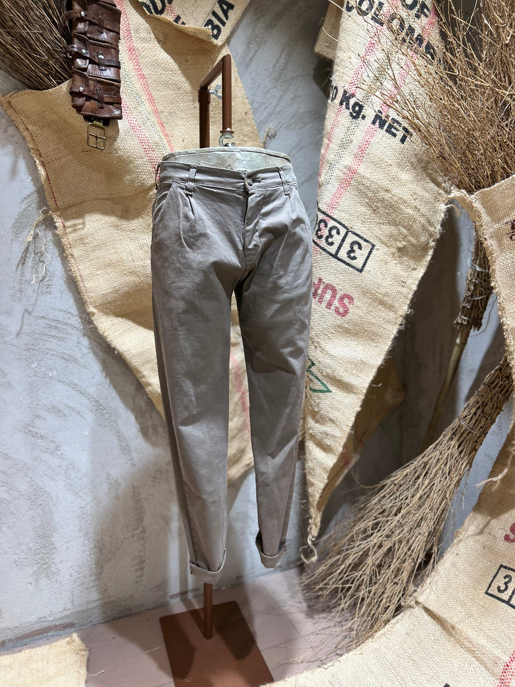 PANTALONI CON ELASTICO POSTERIORE - FANGO