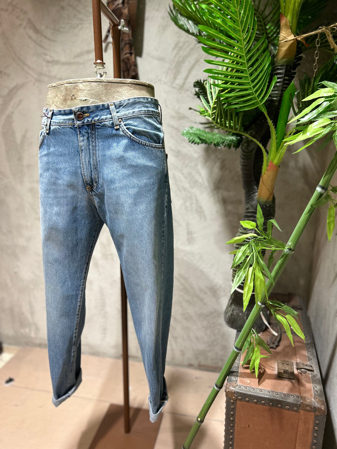 CARROT FIT JEANS - DENIM