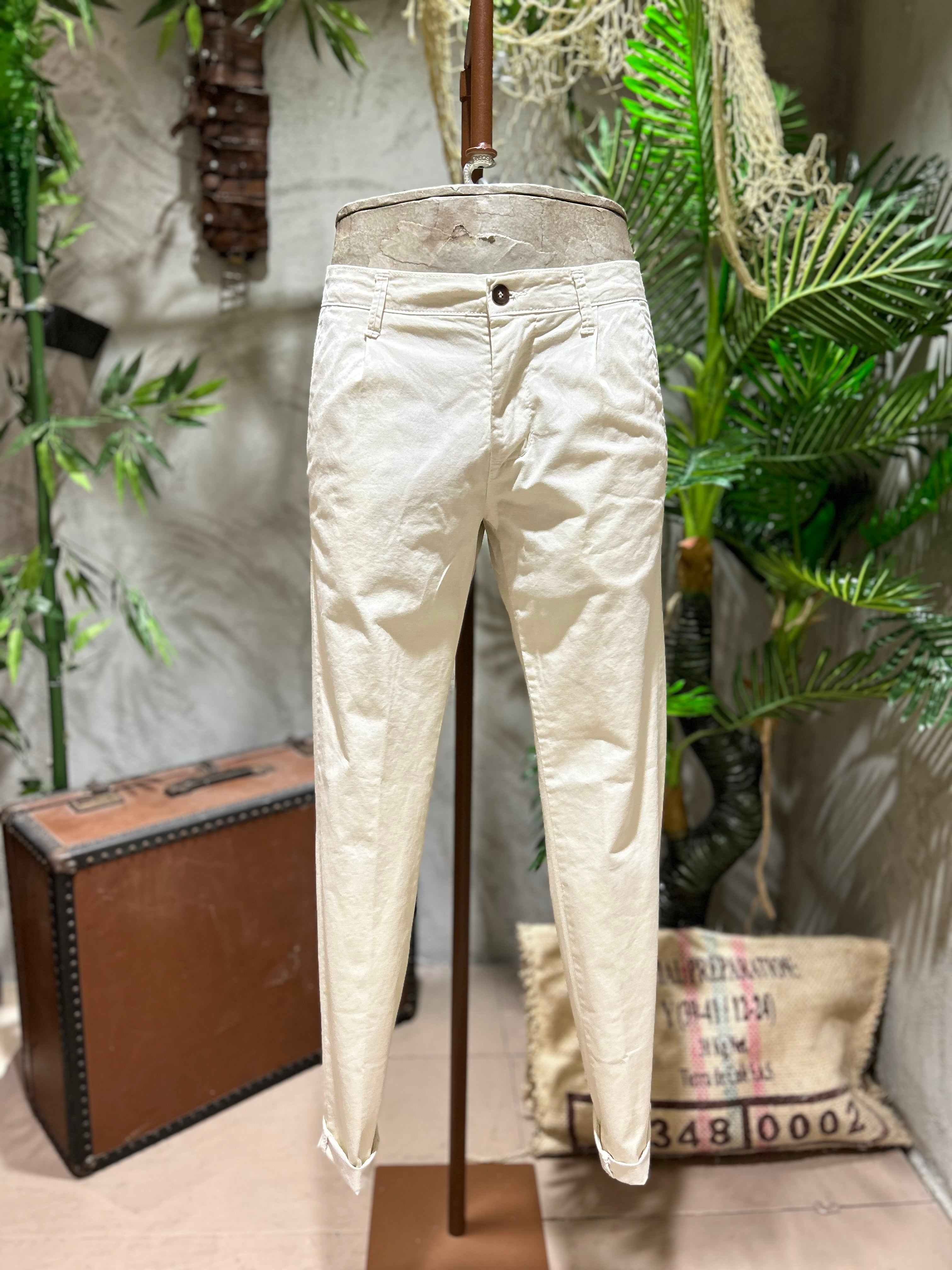 PANTALONI CHINO - LATTE