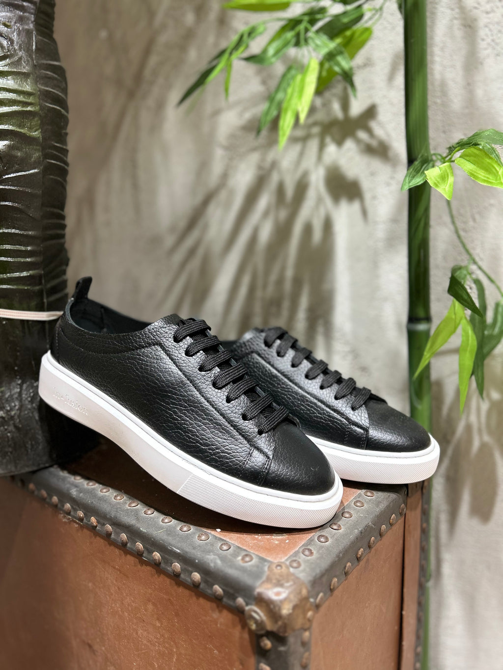 SNEAKERS IN PELLE - NERO
