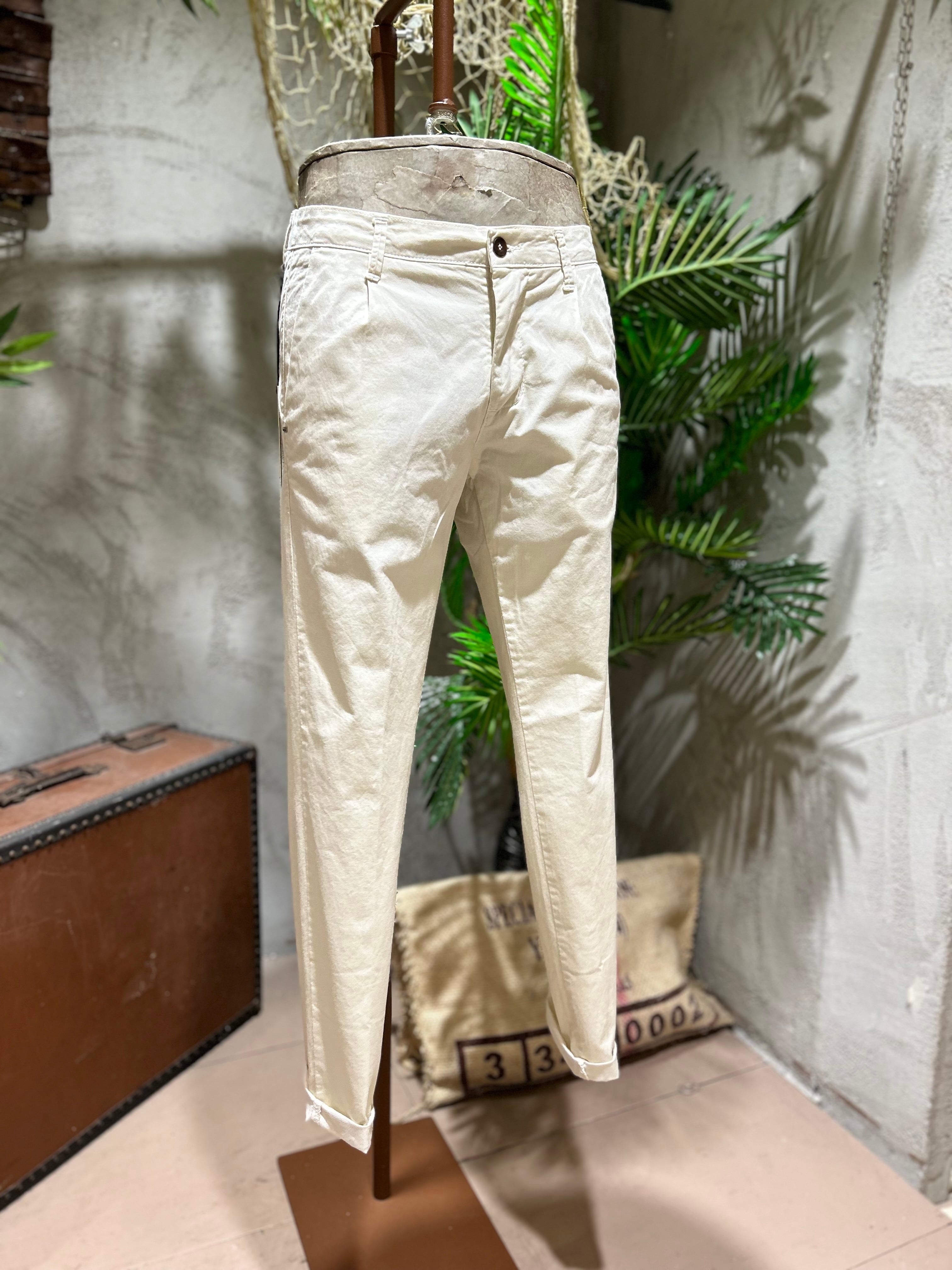 PANTALONI CHINO - LATTE