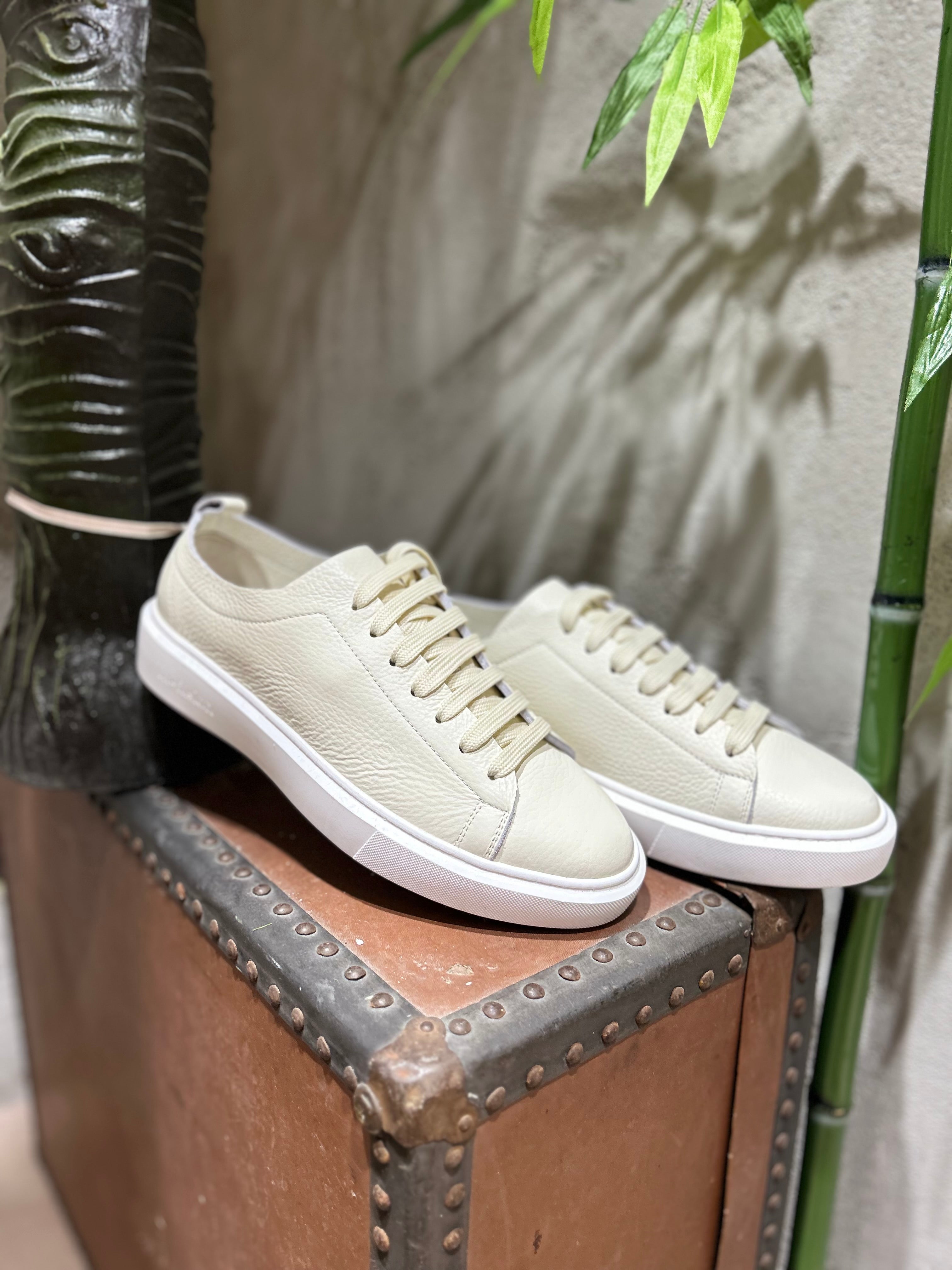 SNEAKERS IN PELLE -OFF-WHITE