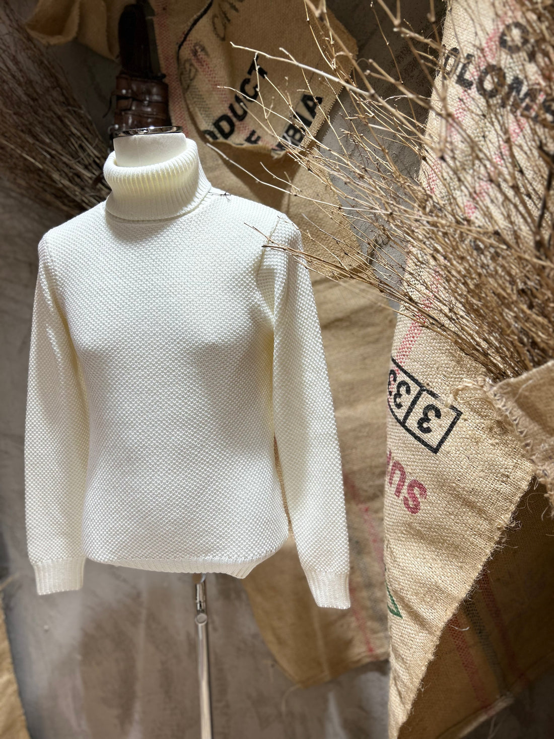 HONEYCOMB TURTLENECK - BEIGE
