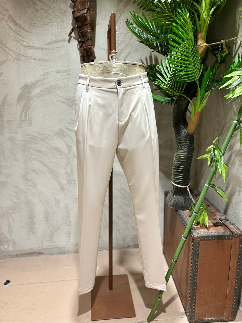 PANTALONI CON PINCES - BEIGE