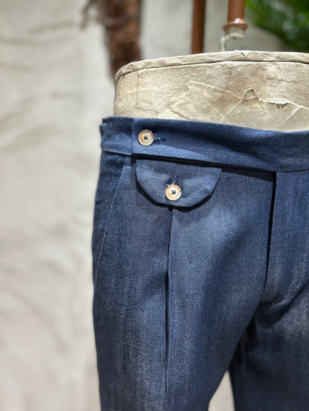 PANTALONI CON PINCES - DENIM