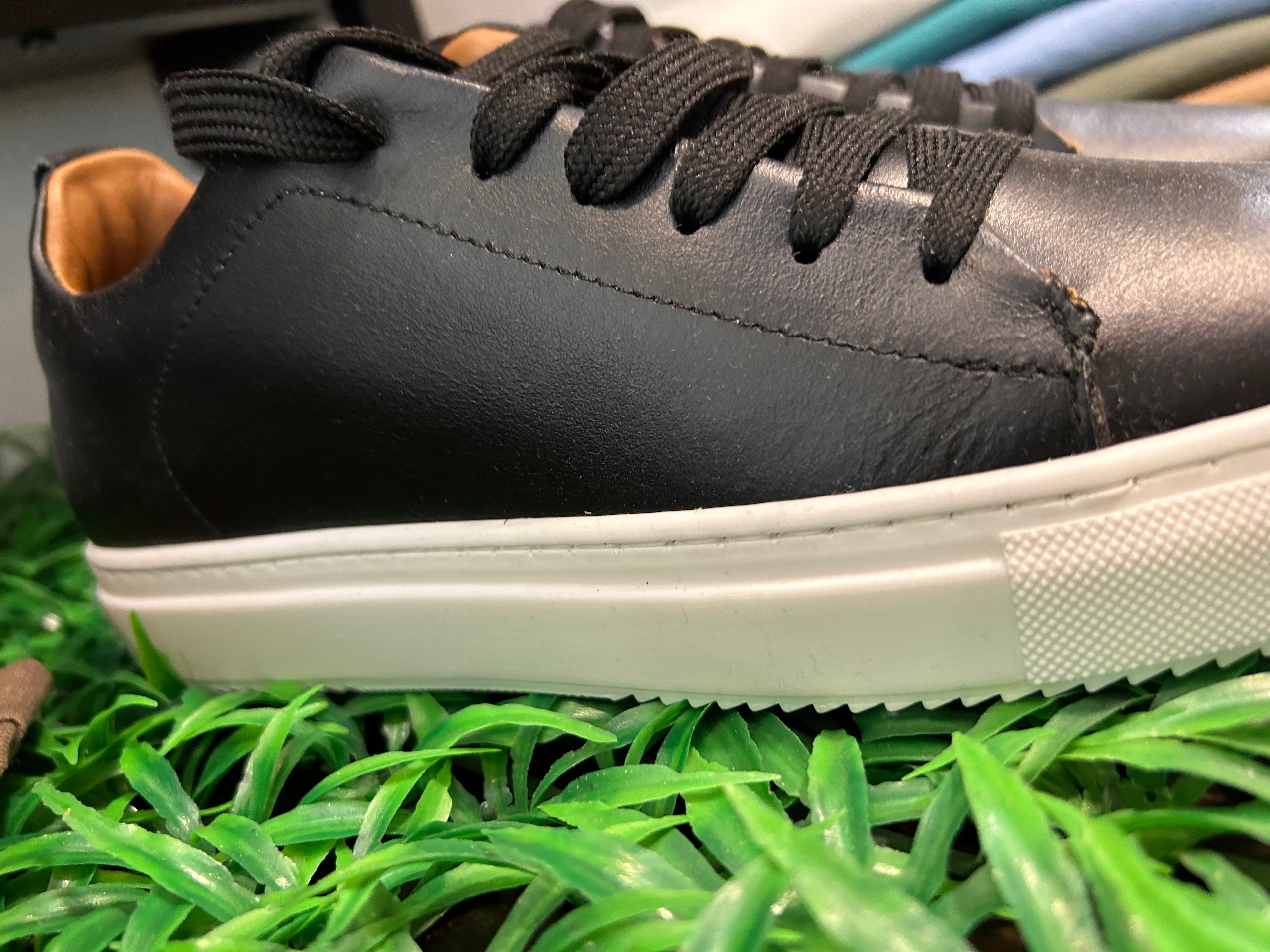 SNEAKERS IN PELLE - NERO