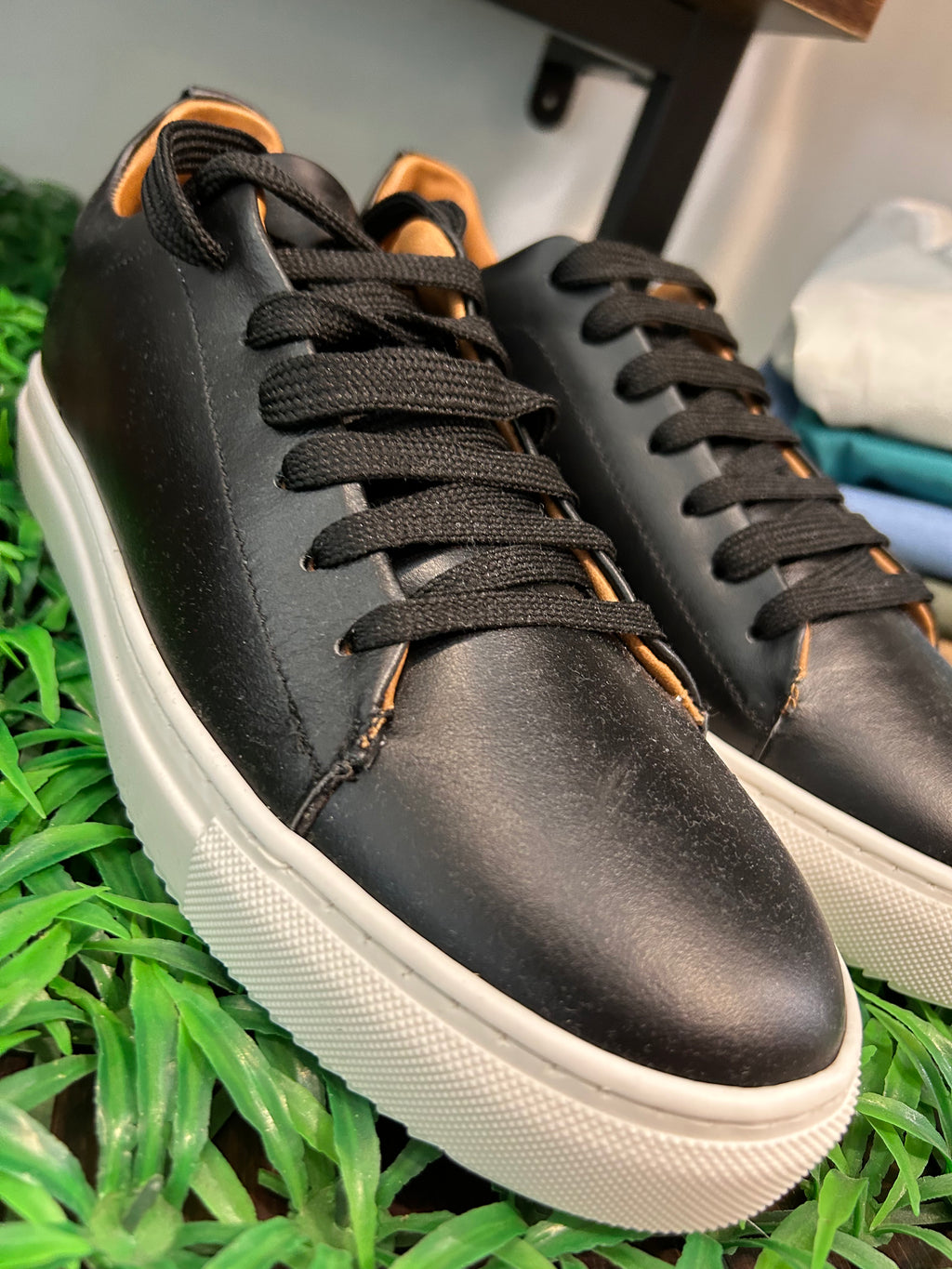 SNEAKERS IN PELLE - NERO