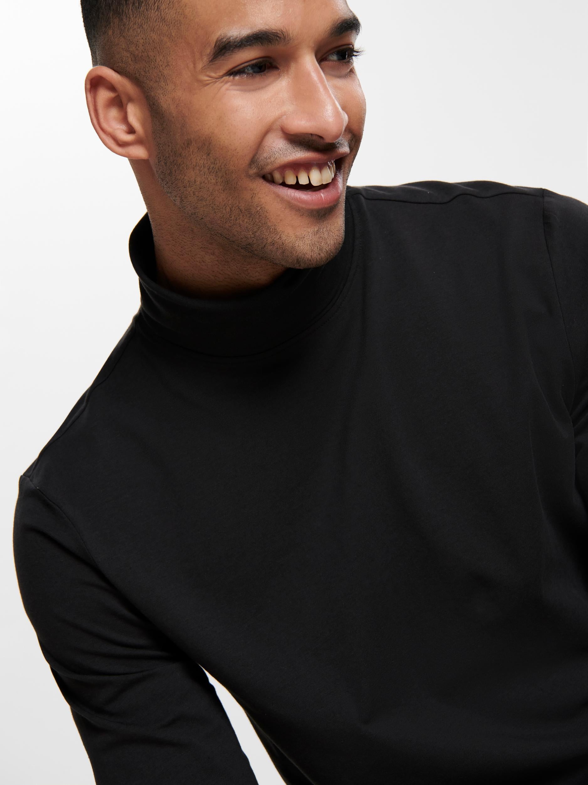 MAGLIA COLLO ALTO - NERO