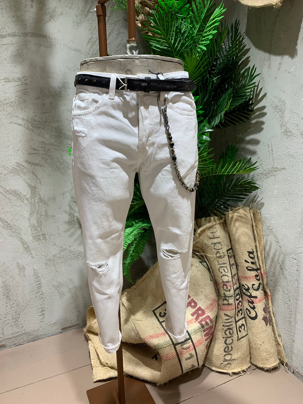 DENIM CON STRAPPI CARROT FIT - BIANCO