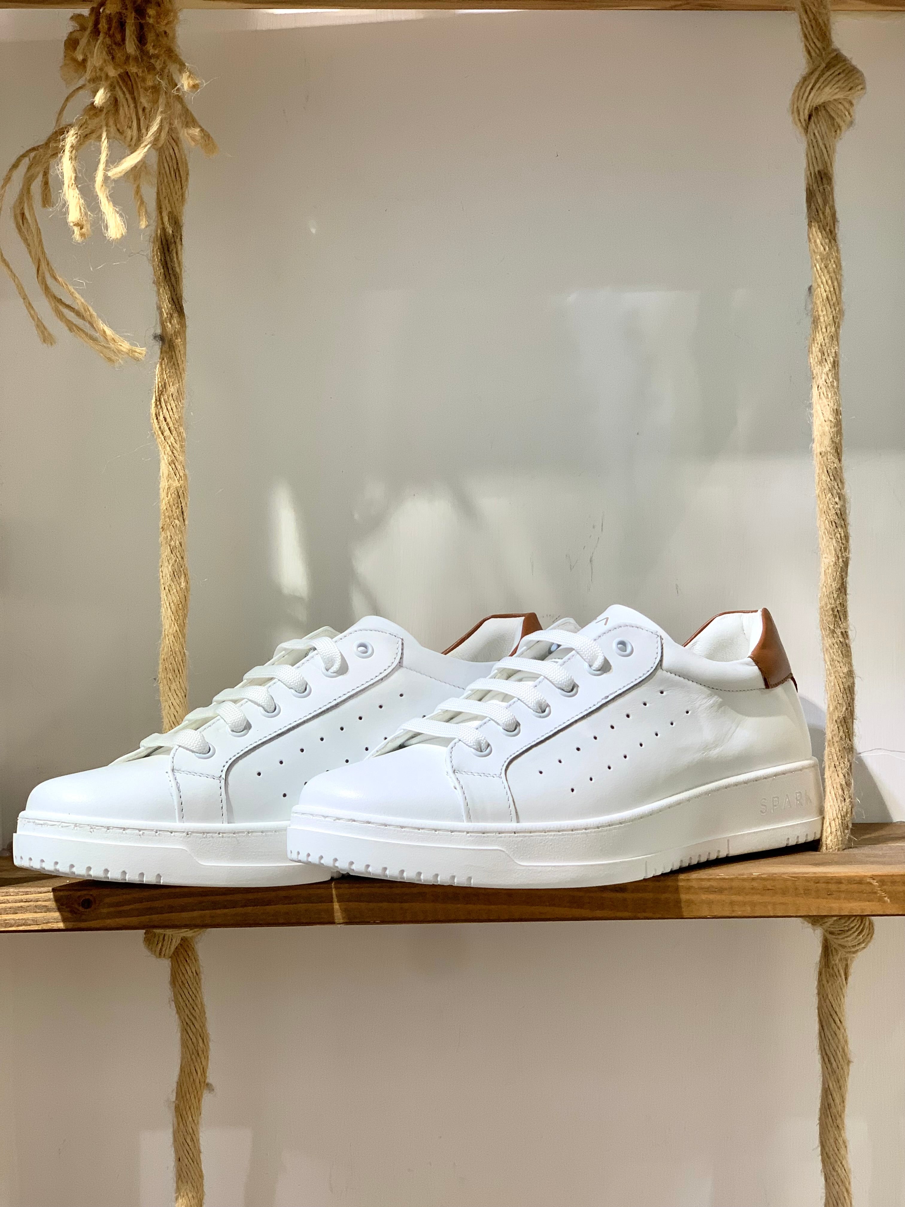 SNEAKERS BASSE IN PELLE - BIANCO