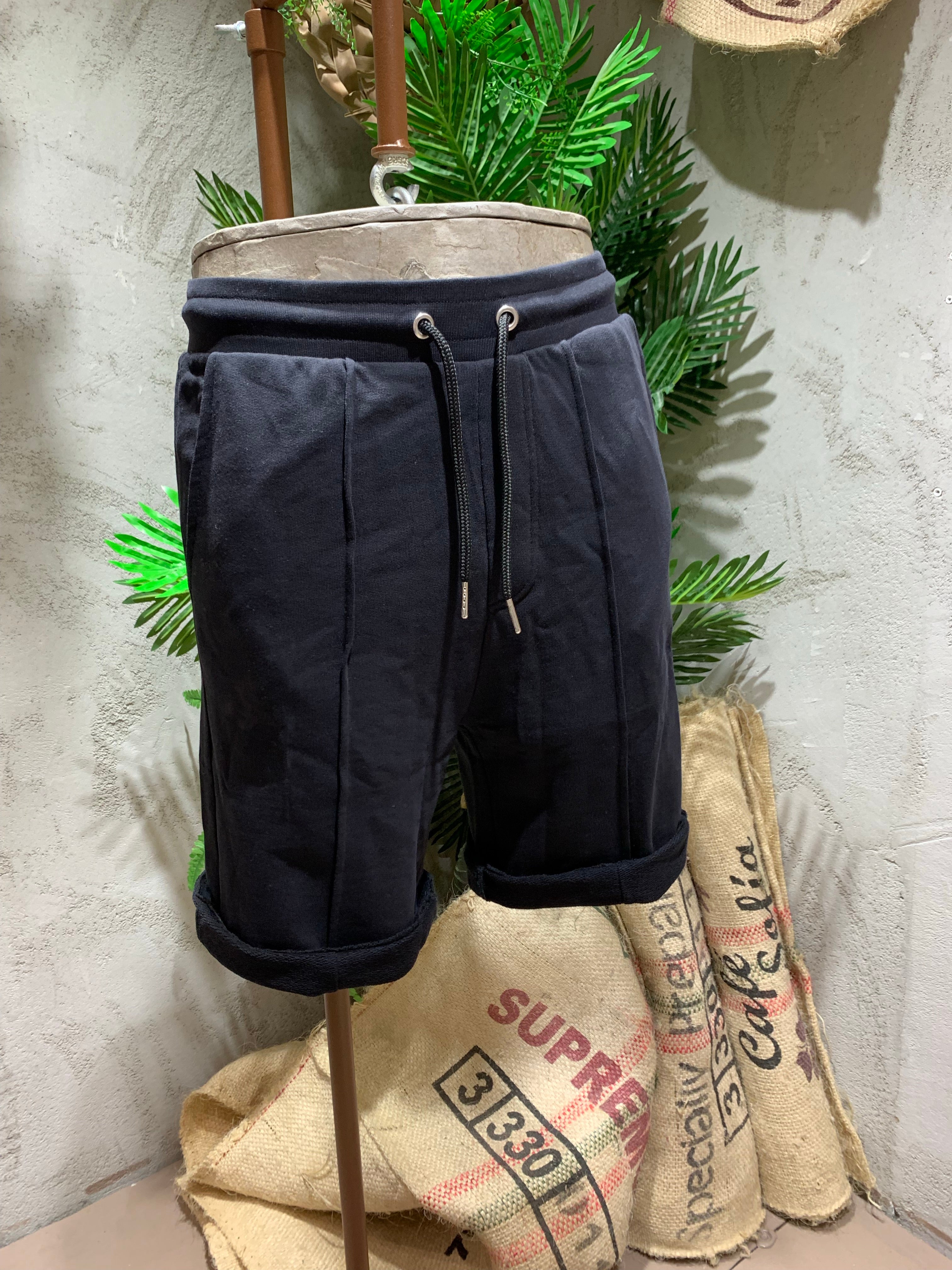 SHORTS CON COULISSE IN VITA - NERO