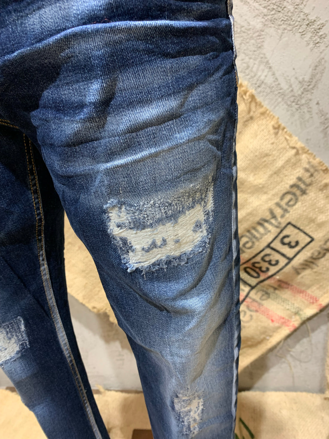 SKINNY DENIM WITH LIGHT ABRASIONS - DENIM