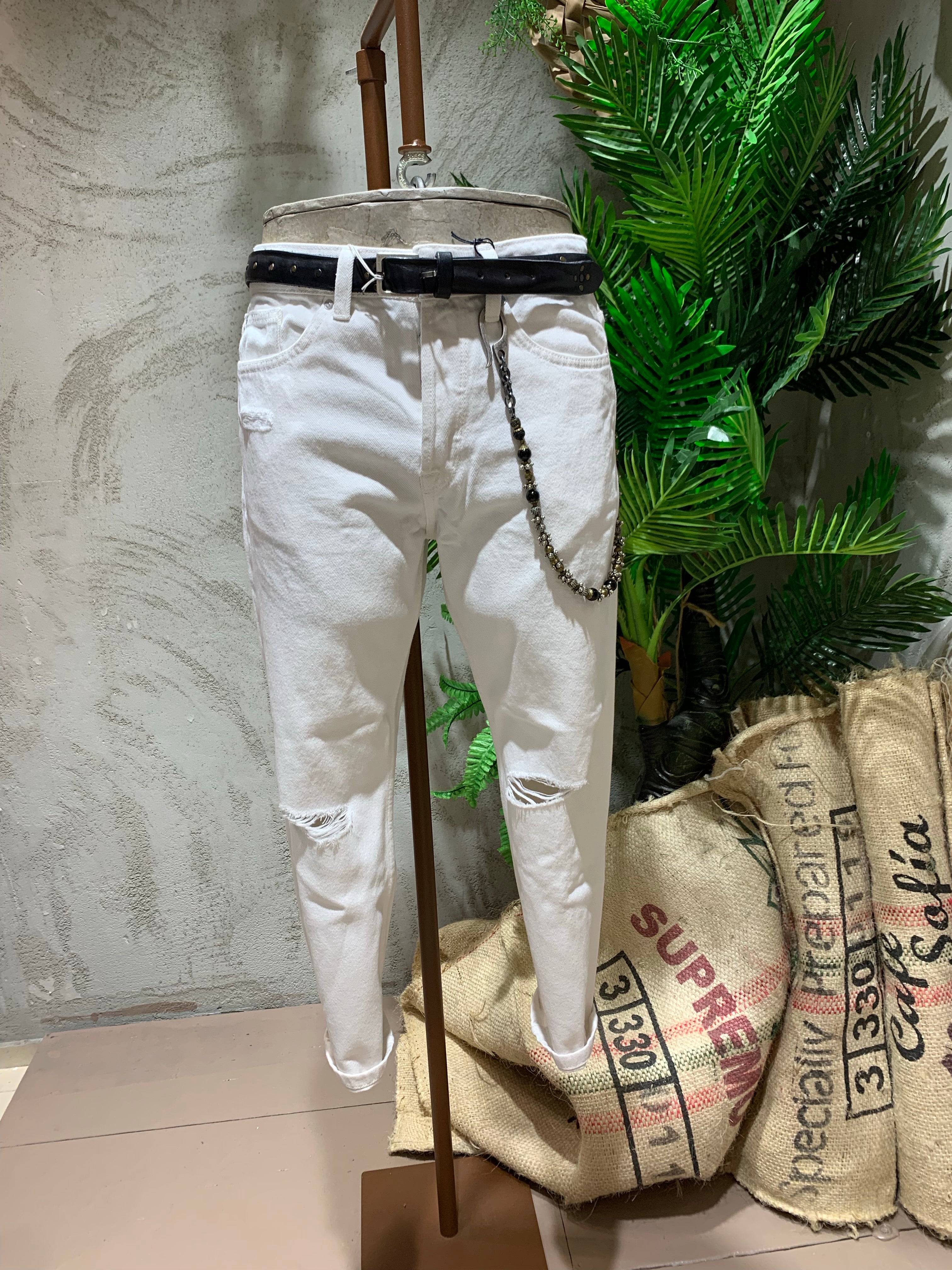 DENIM CON STRAPPI CARROT FIT - BIANCO
